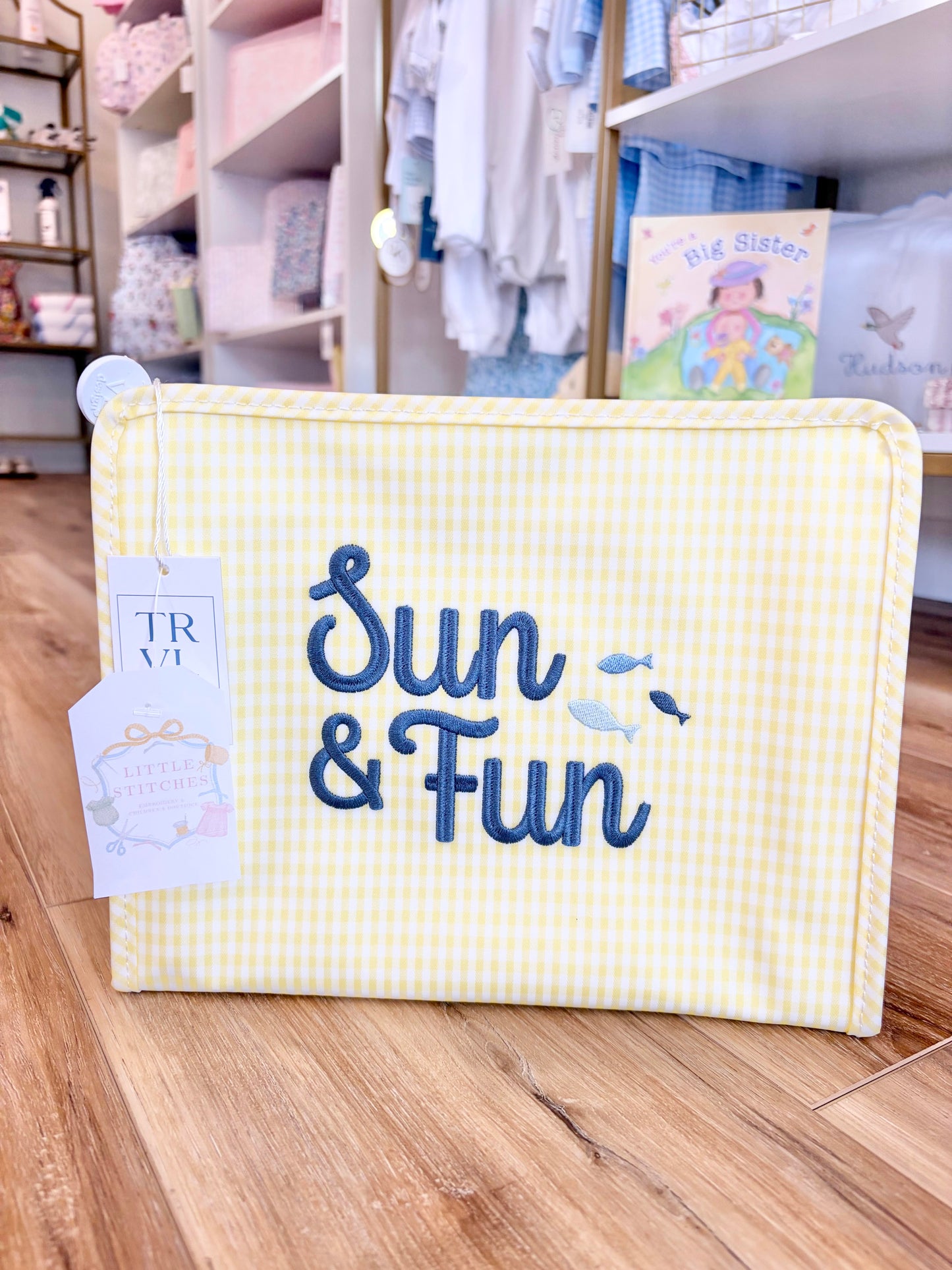 TRVL Buttercup Sun & Fun Fishes Large Roadie