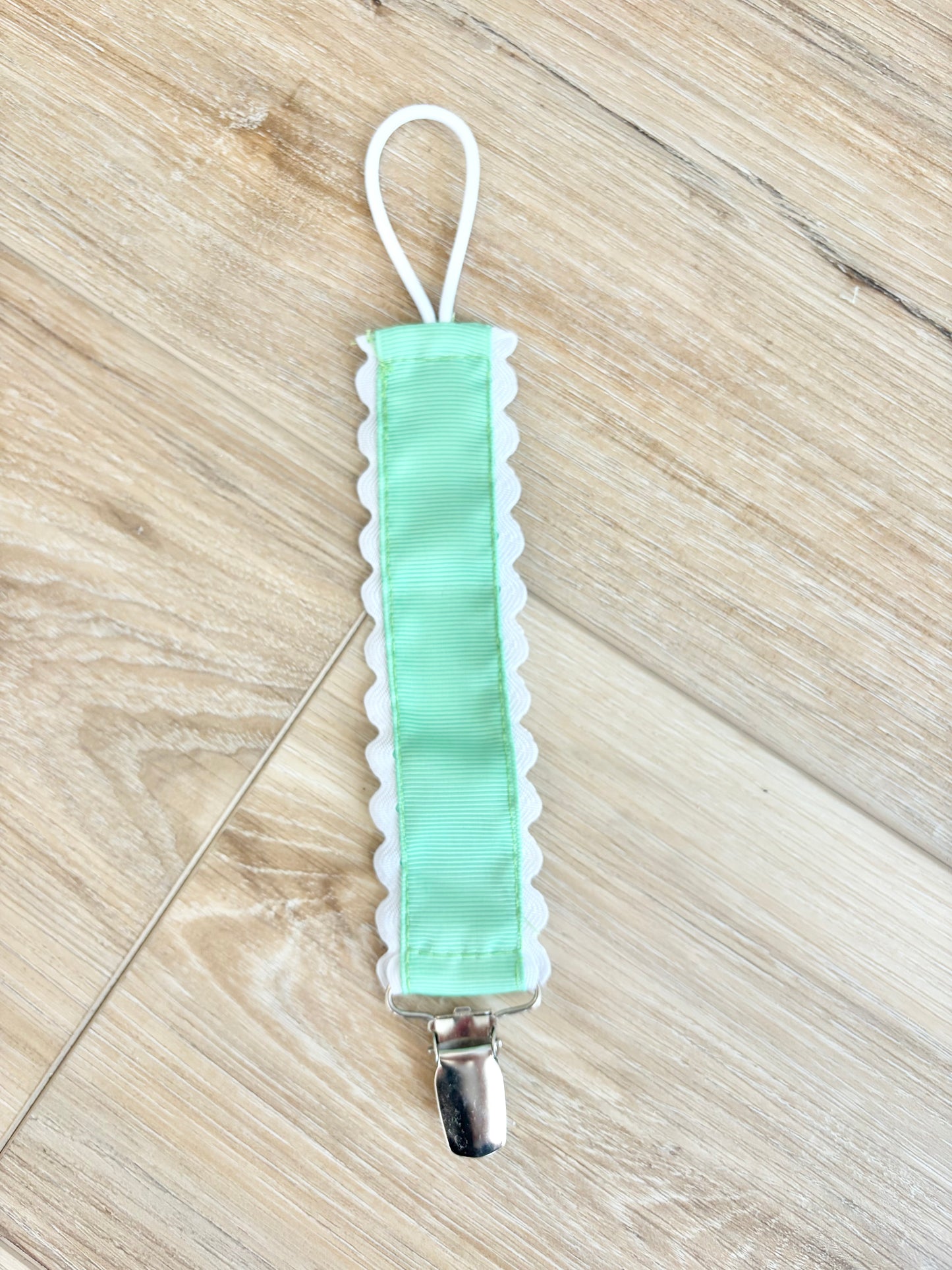 Green Grosgrain Solid Paci Clip