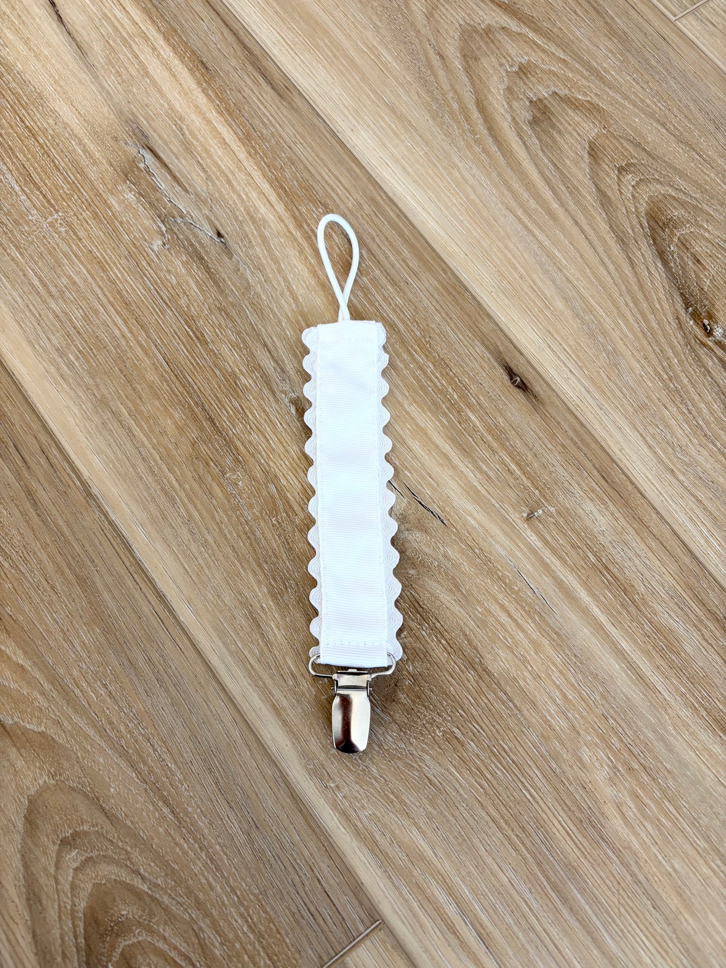 White Grosgrain Solid Paci Clip
